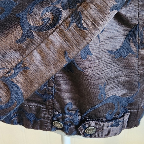 Lightweight Jacket - Picture 5 of 10